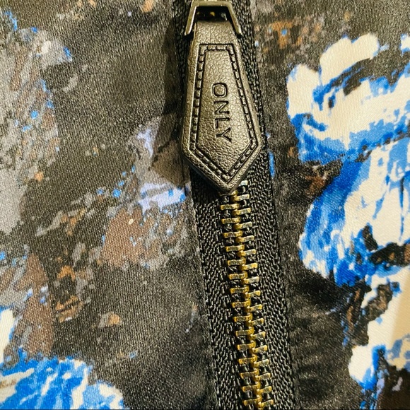 Floral Bomber Jacket Silky Lightweight Trendy EU sizing 34 (S) - Picture 5 of 12